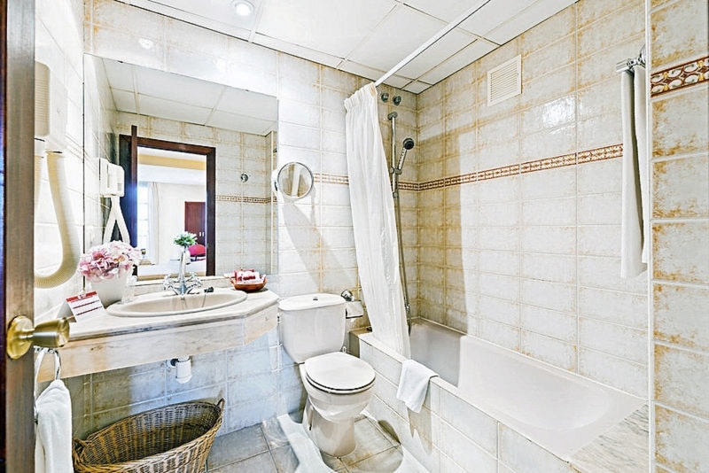 Hotel Guitart Rosa Lloret de mar Badezimmer Ausstattung