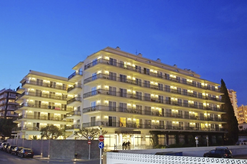 Hotel Terramar Calella Außenansicht Nacht