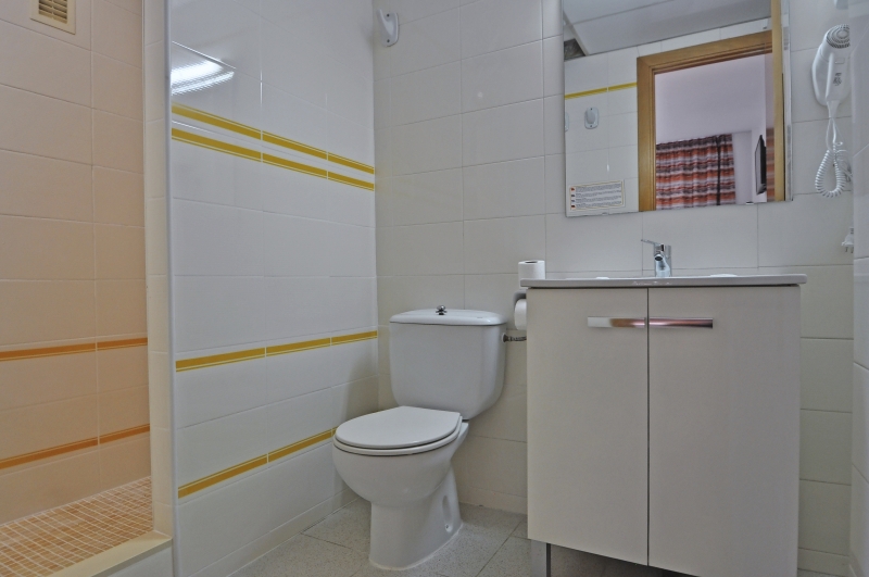 Aparthotel Safari Calella Badezimmer DU WC