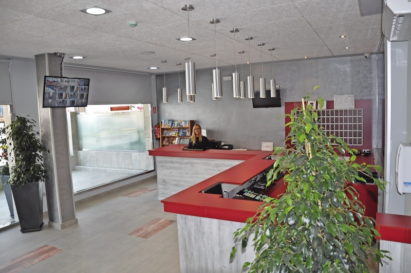 Aparthotel Safari Calella Rezeption