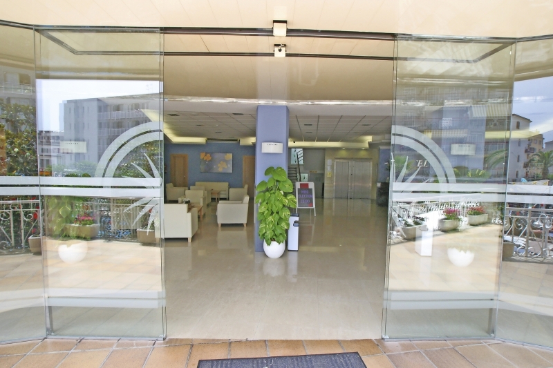 Hotel Esplai Calella Rezeption Eingang