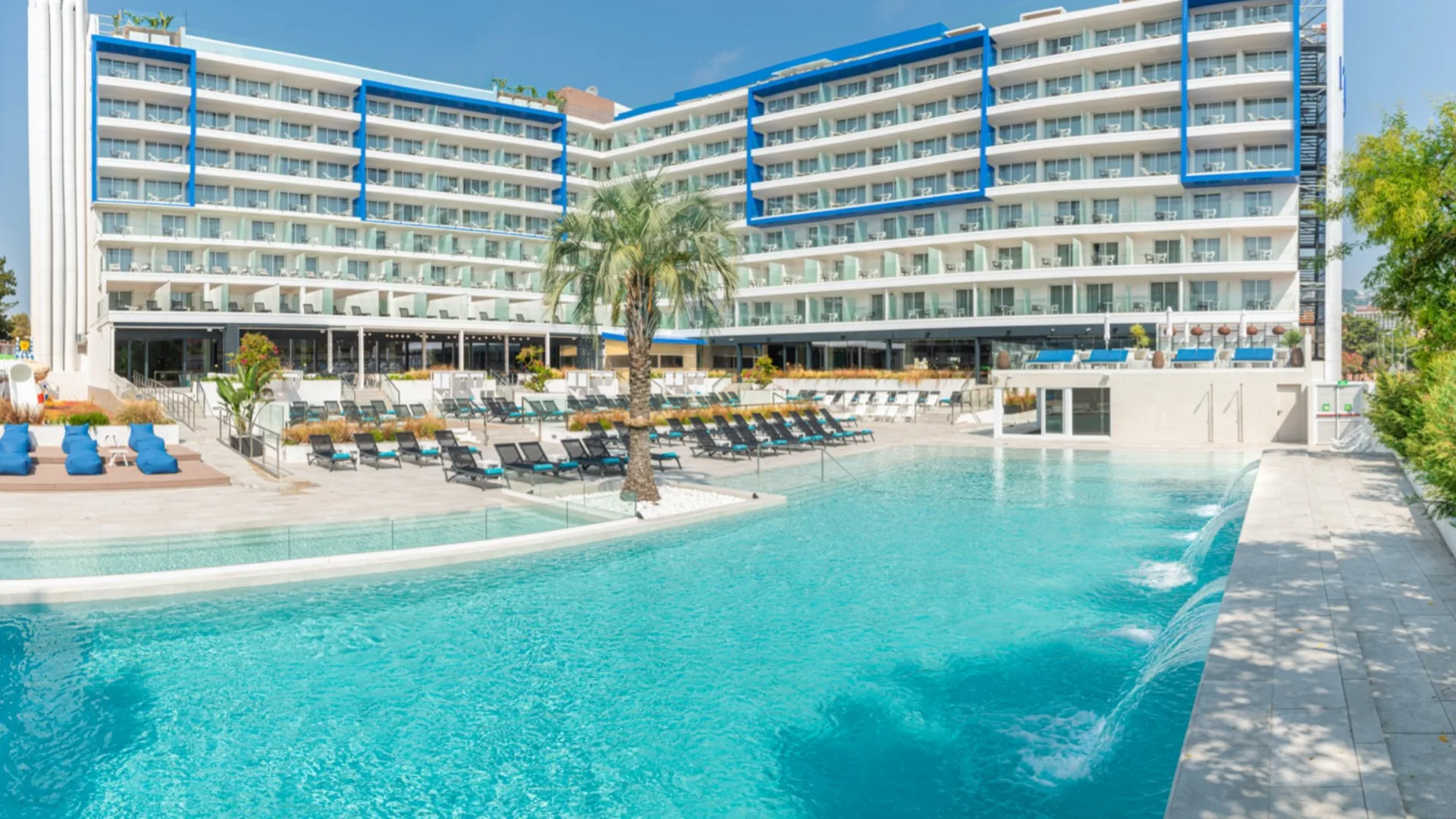 Abi-SPLASH-Hotel-Lazure-Lloret-de-mar