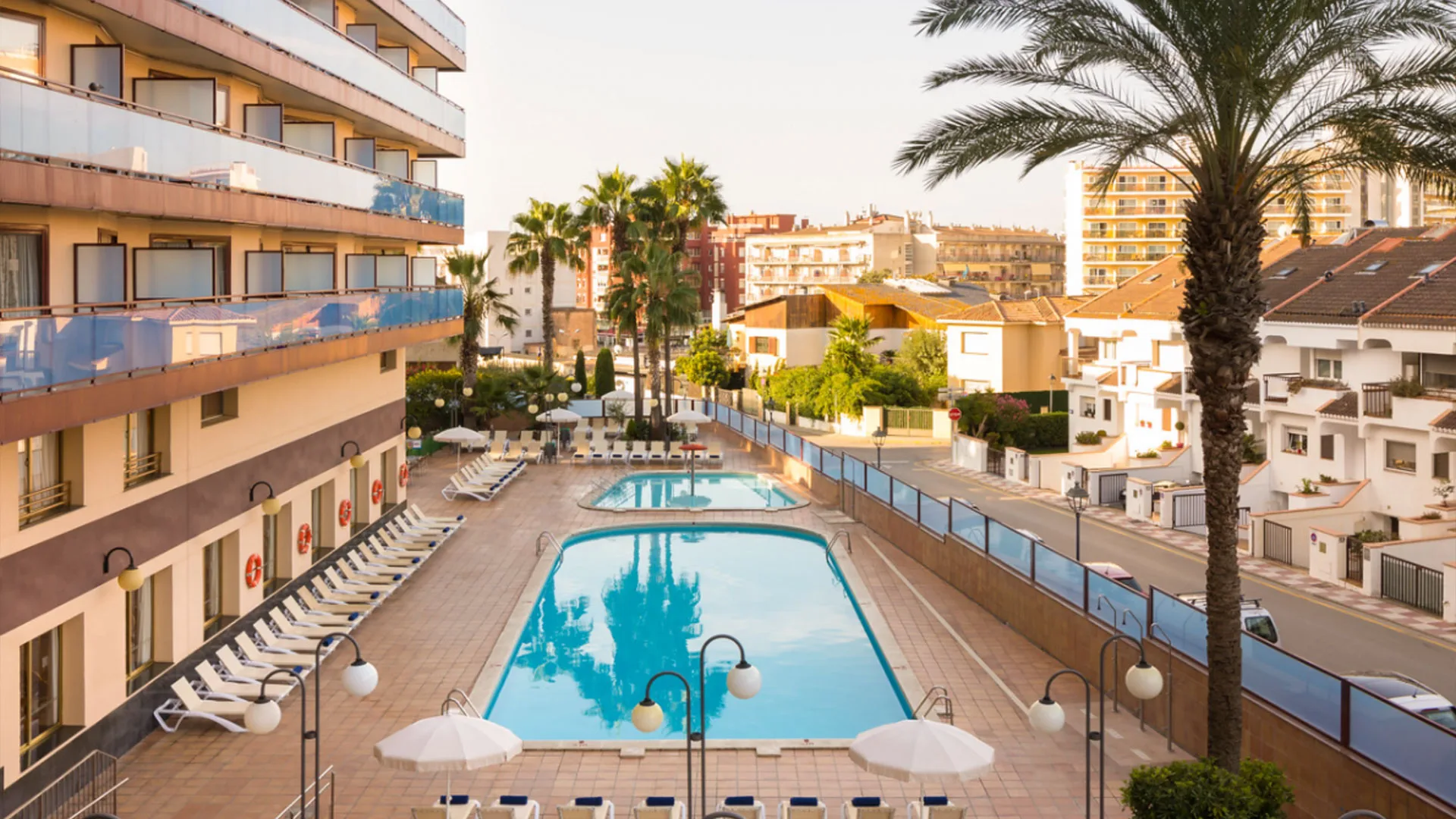 abireise-calella-hotel-jadhe