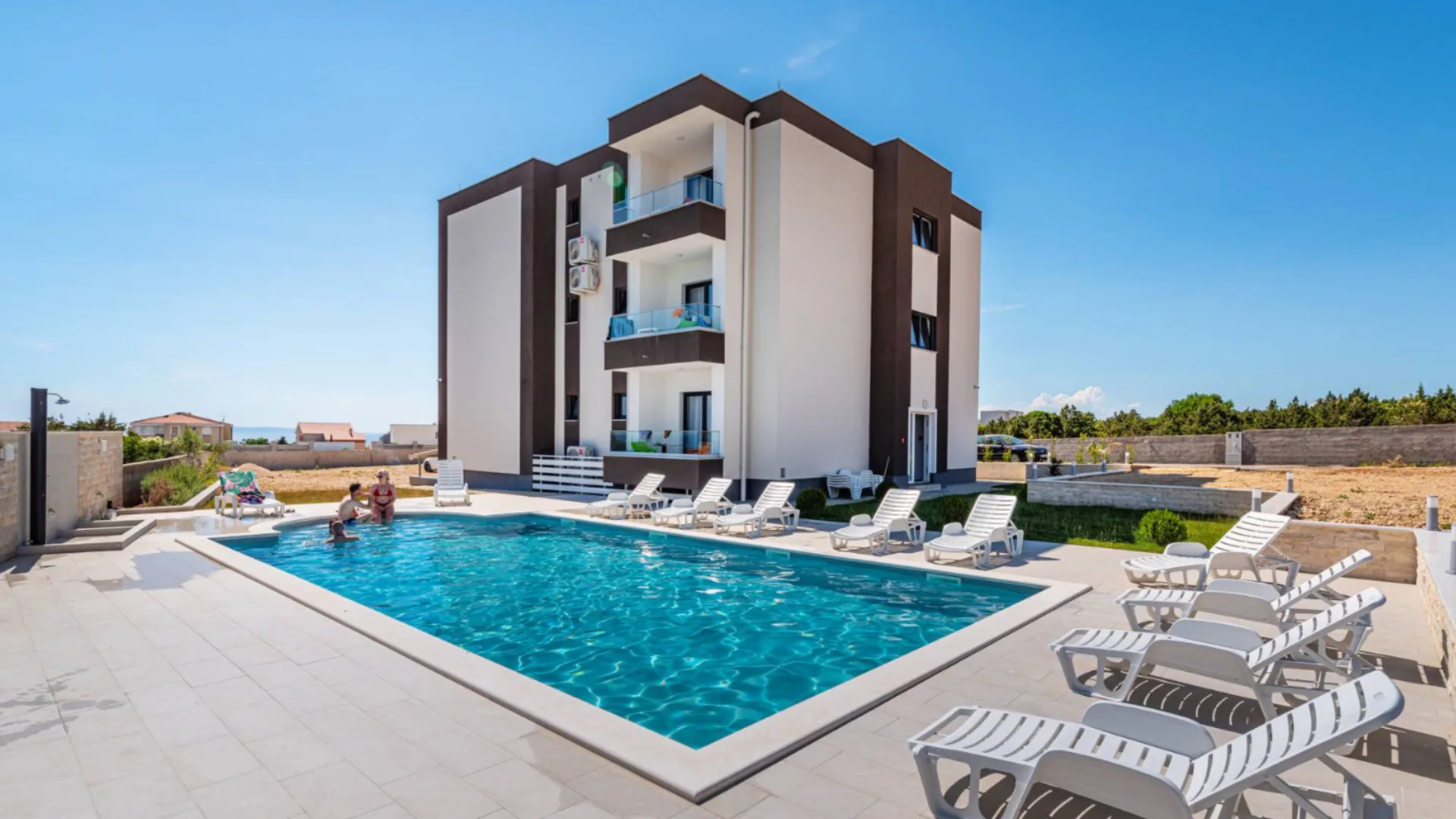 abireise-novalja-premiumapartment-mit-pool