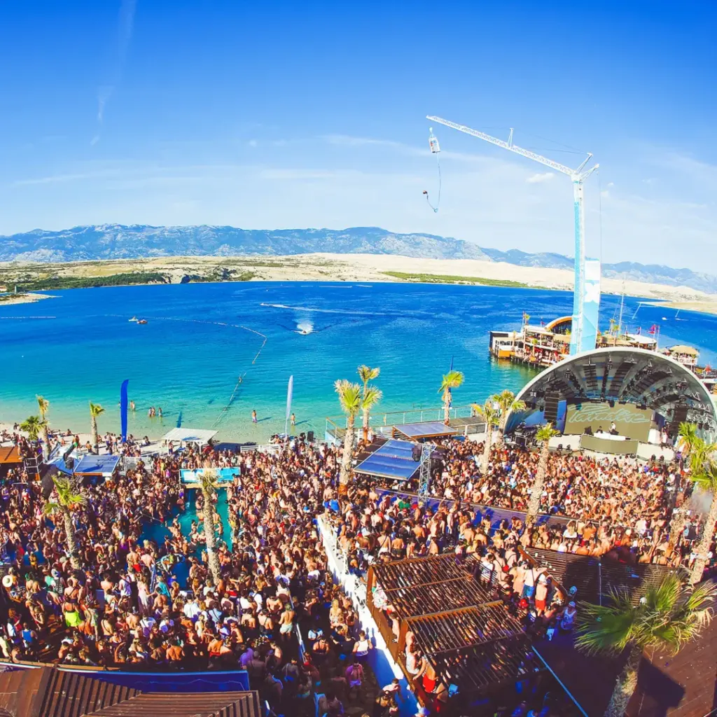 disco-papaya-ZRCE-novalja-abi-splash